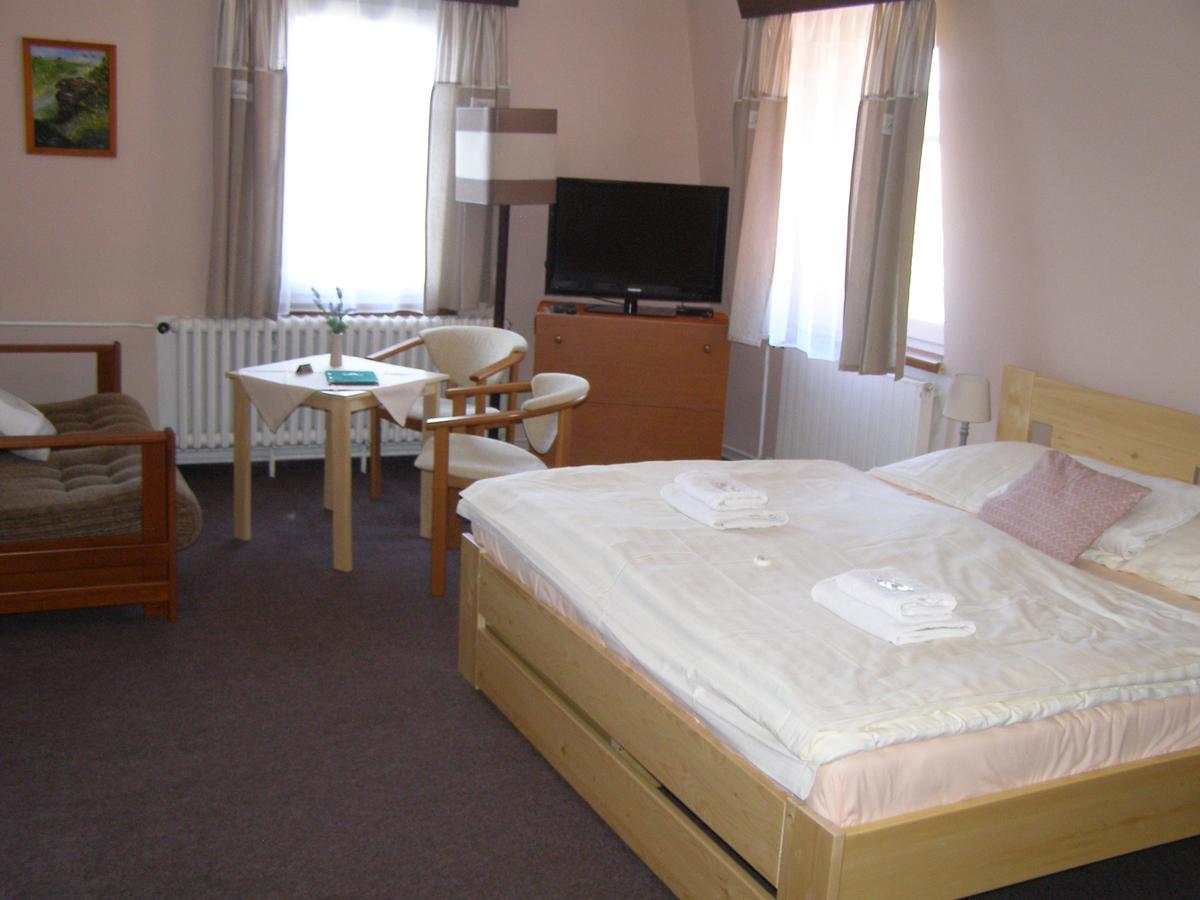 Hotel Garni Belveder Hřensko Exteriör bild